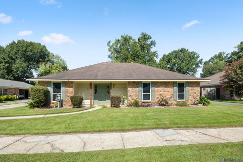 Homes For Sale - 1936 E Marsden Pl<br/> Baton Rouge, LA 70816