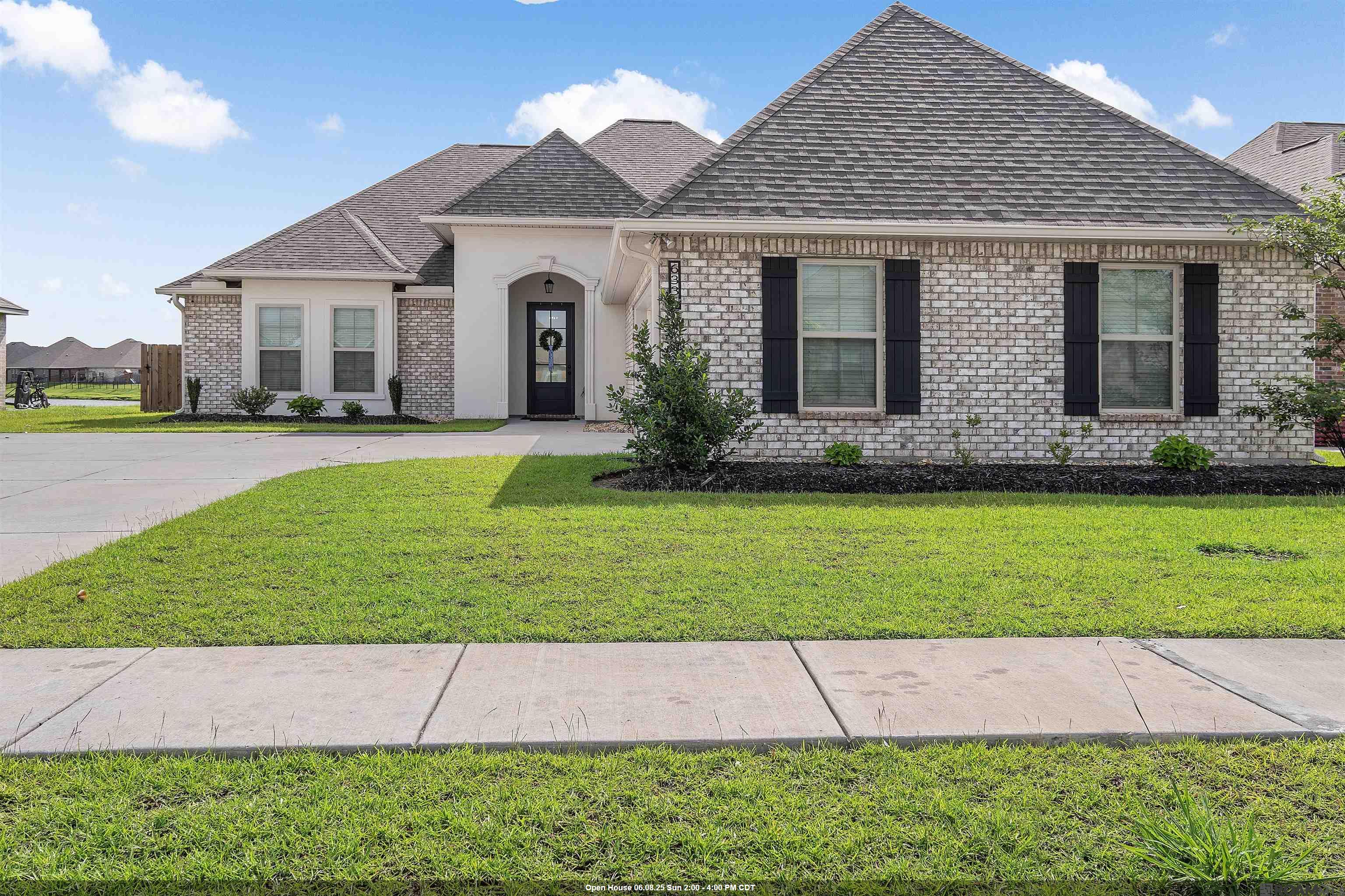 6336 Soaring Dr, Gonzales, Louisiana image 1