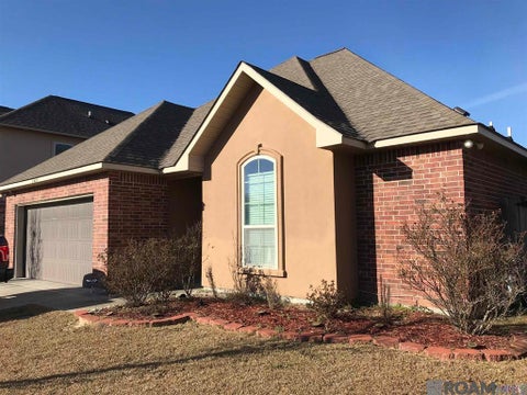 Homes For Rent - 9437 Redwood Lake Blvd<br/> Zachary, LA 70791