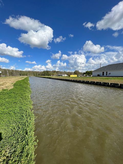 Vacant Land For Sale - 100 Pier 19 Dr<br/> Pierre Part, LA 70339