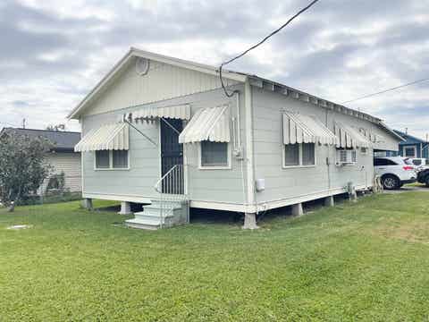 Homes For Sale - 1204 Acadian Dr<br/> Houma, LA 70363