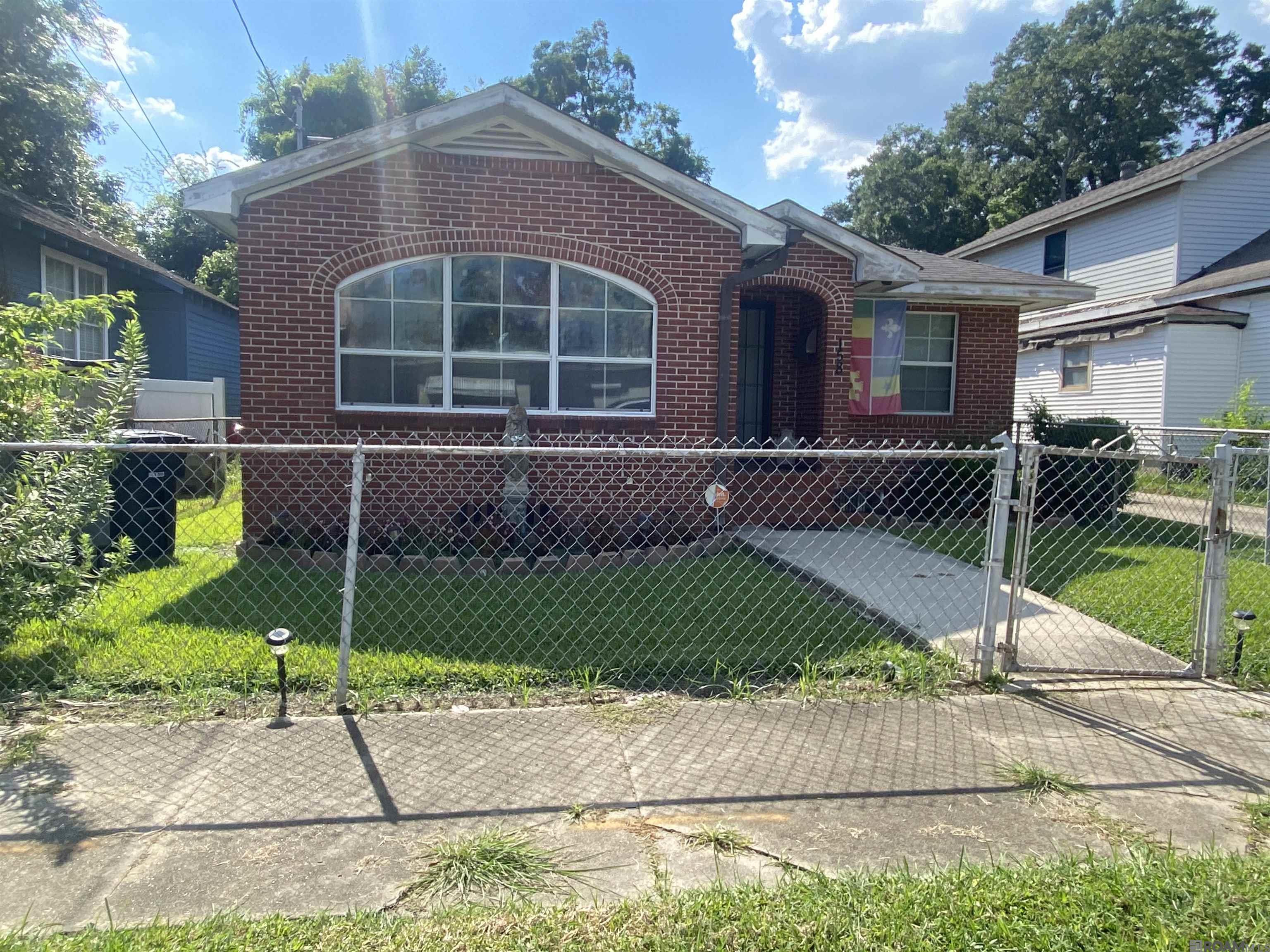 158 S 11th St