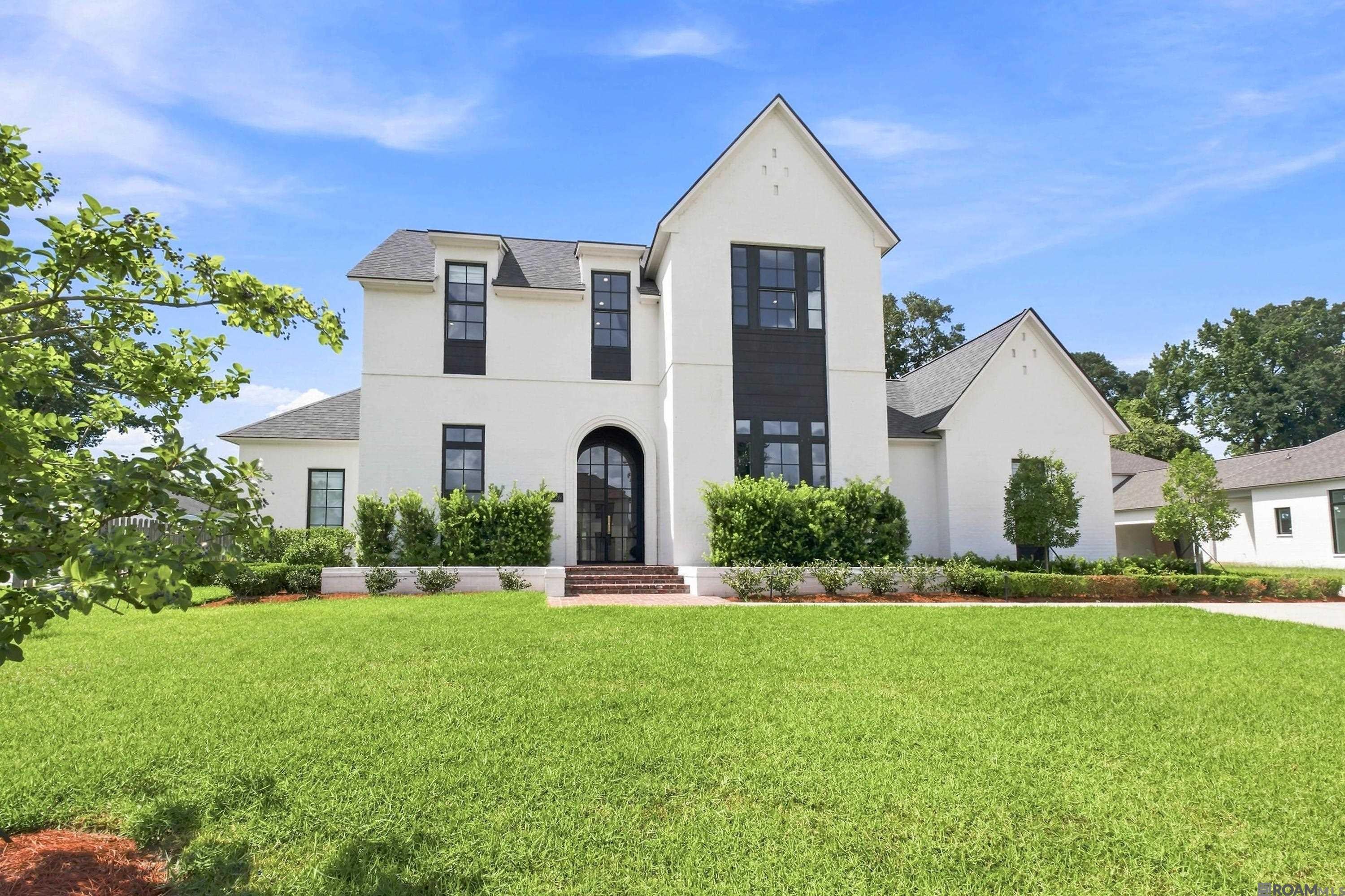 8228 Oakridge Dr