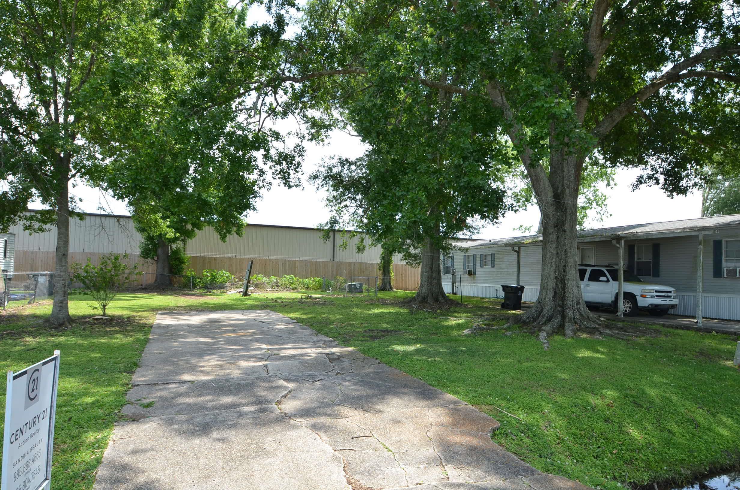 318 Mobile Estates Drive, Gray, Louisiana image 5