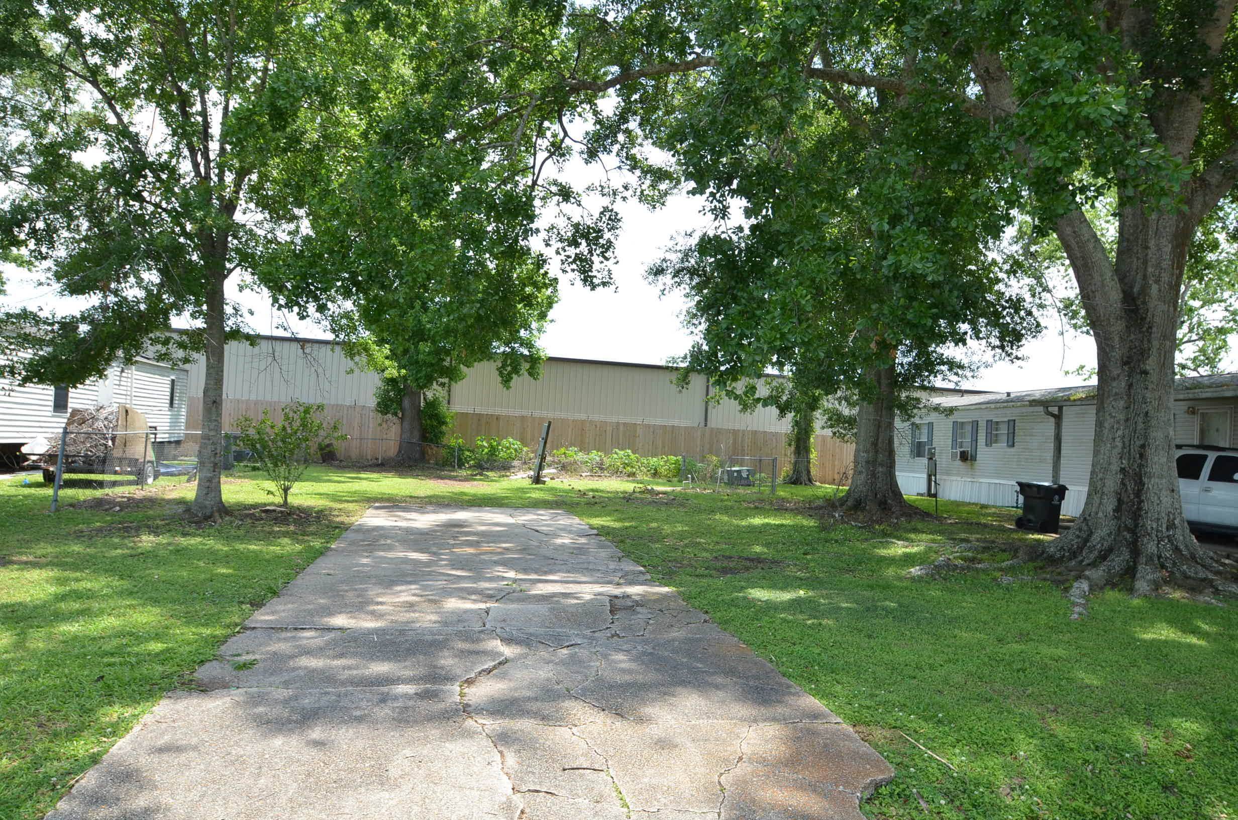 318 Mobile Estates Drive, Gray, Louisiana image 1
