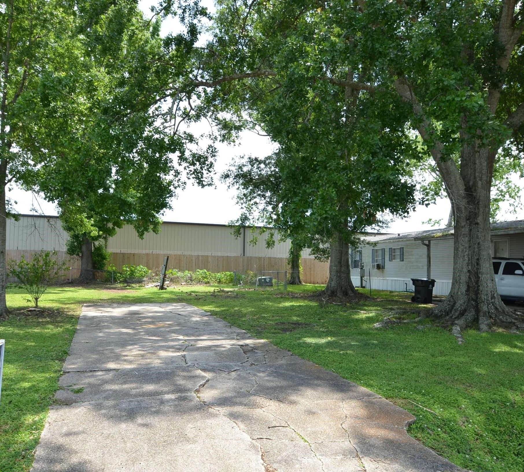 318 Mobile Estates Drive, Gray, Louisiana image 3