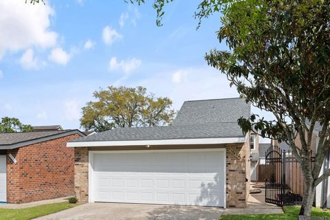 Homes For Sale - 15413 Seven Pines Ave<br/> Baton Rouge, LA 70817