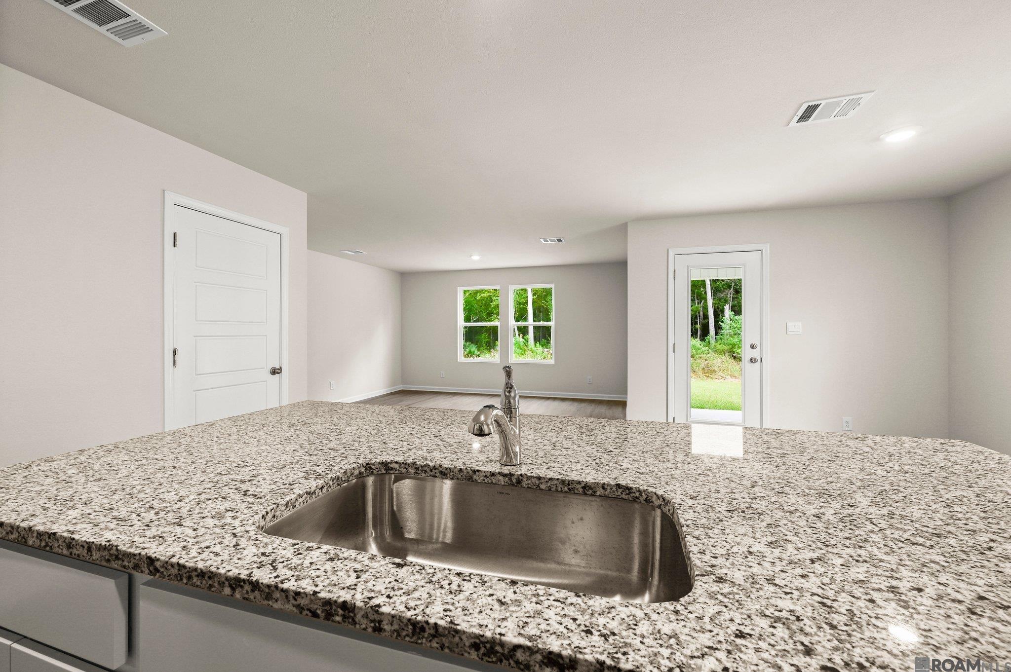 6923 Barnview Drive, Zachary, Louisiana image 12