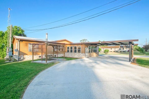 Mobile Home For Sale - 430 Belle River Rd<br/> Assumption County, Pierre Part, LA 70339