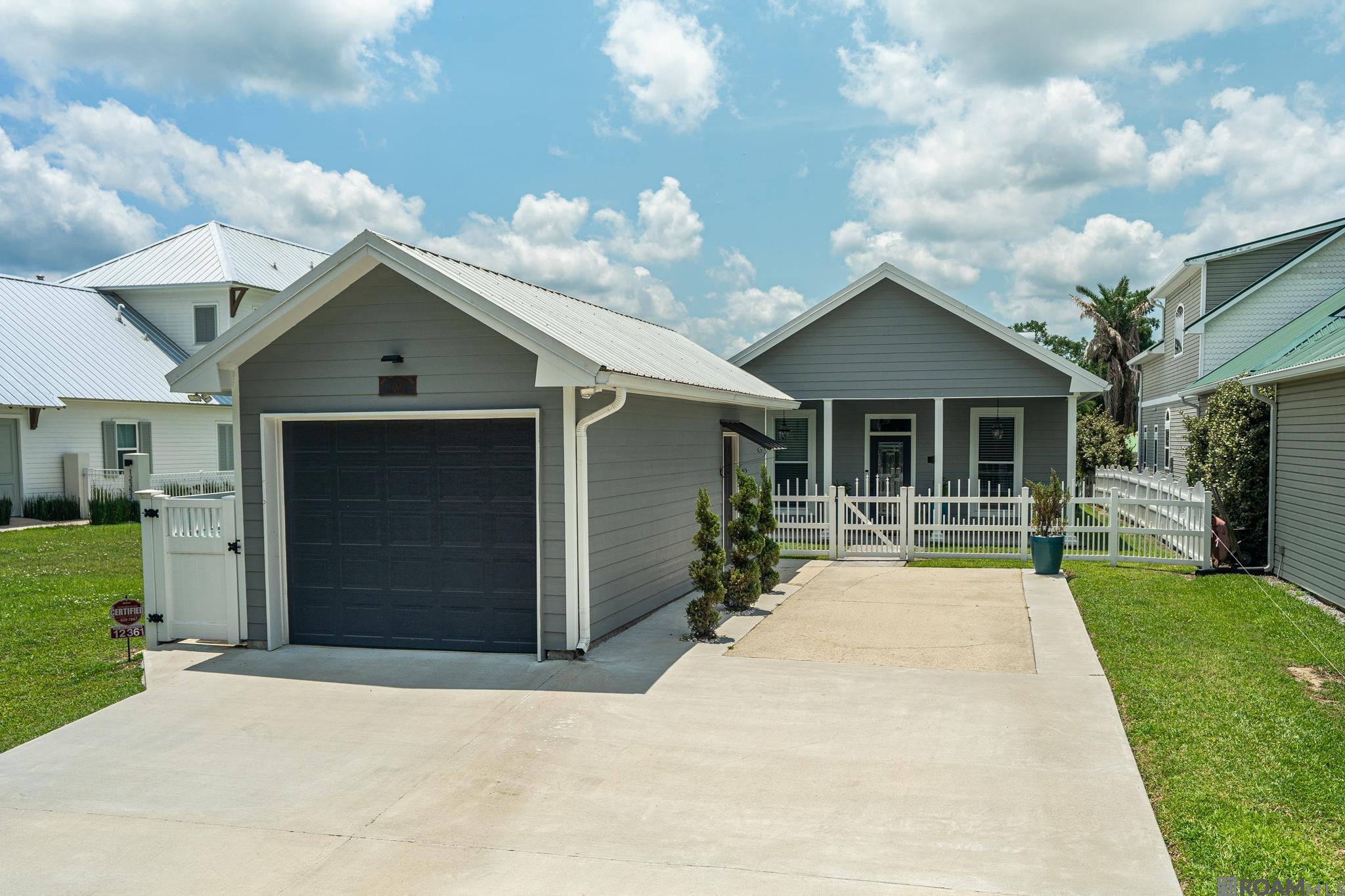 12361 Home Port Dr, Maurepas, Louisiana image 1