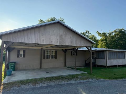 Homes For Sale - 25880 Sawmill Rd<br/> Plaquemine, LA 70764