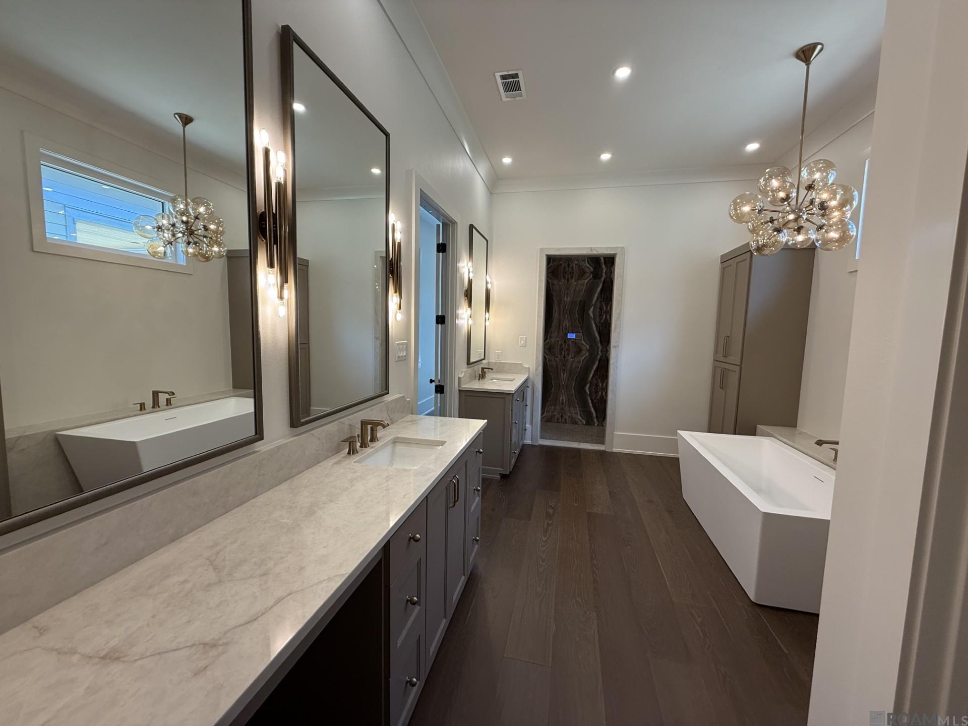 Baton Rouge, Louisiana, 70817, United States, 4 Bedrooms Bedrooms, ,4 BathroomsBathrooms,Residential,Active,2038168