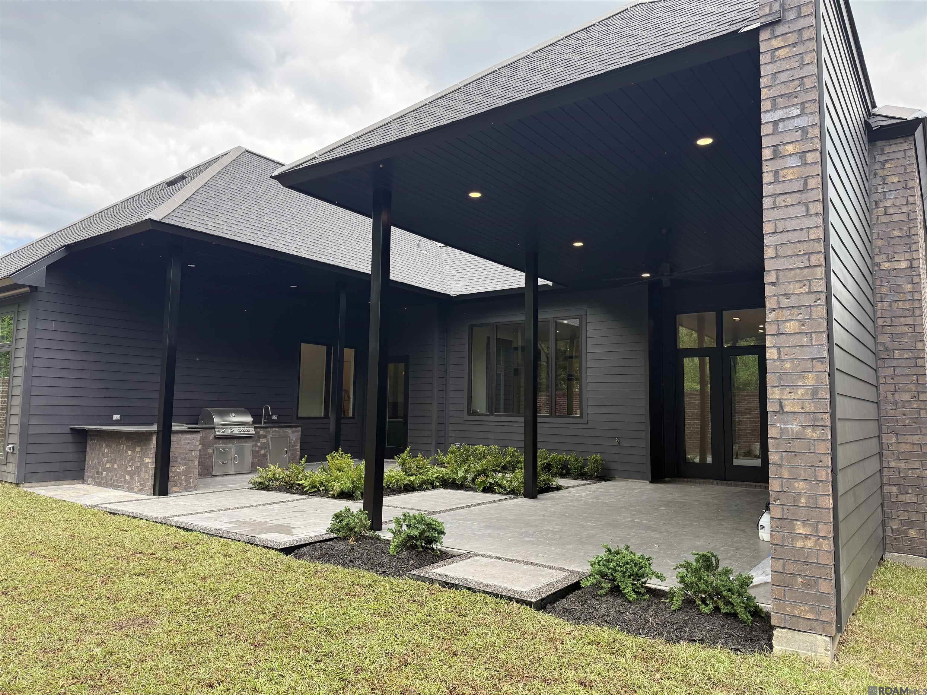 Baton Rouge, Louisiana, 70817, United States, 4 Bedrooms Bedrooms, ,4 BathroomsBathrooms,Residential,Active,2038168