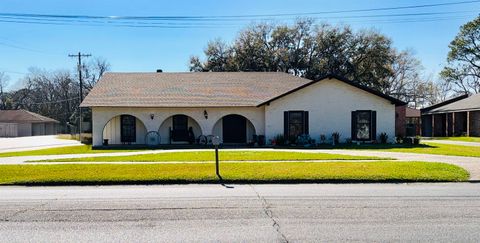 Homes For Sale - 1501 Sixth St<br/> Saint Mary County, Morgan City, LA 70380