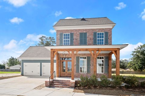 Homes For Sale - 5232 Rue Du Moulin<br/> Baton Rouge, LA 70808