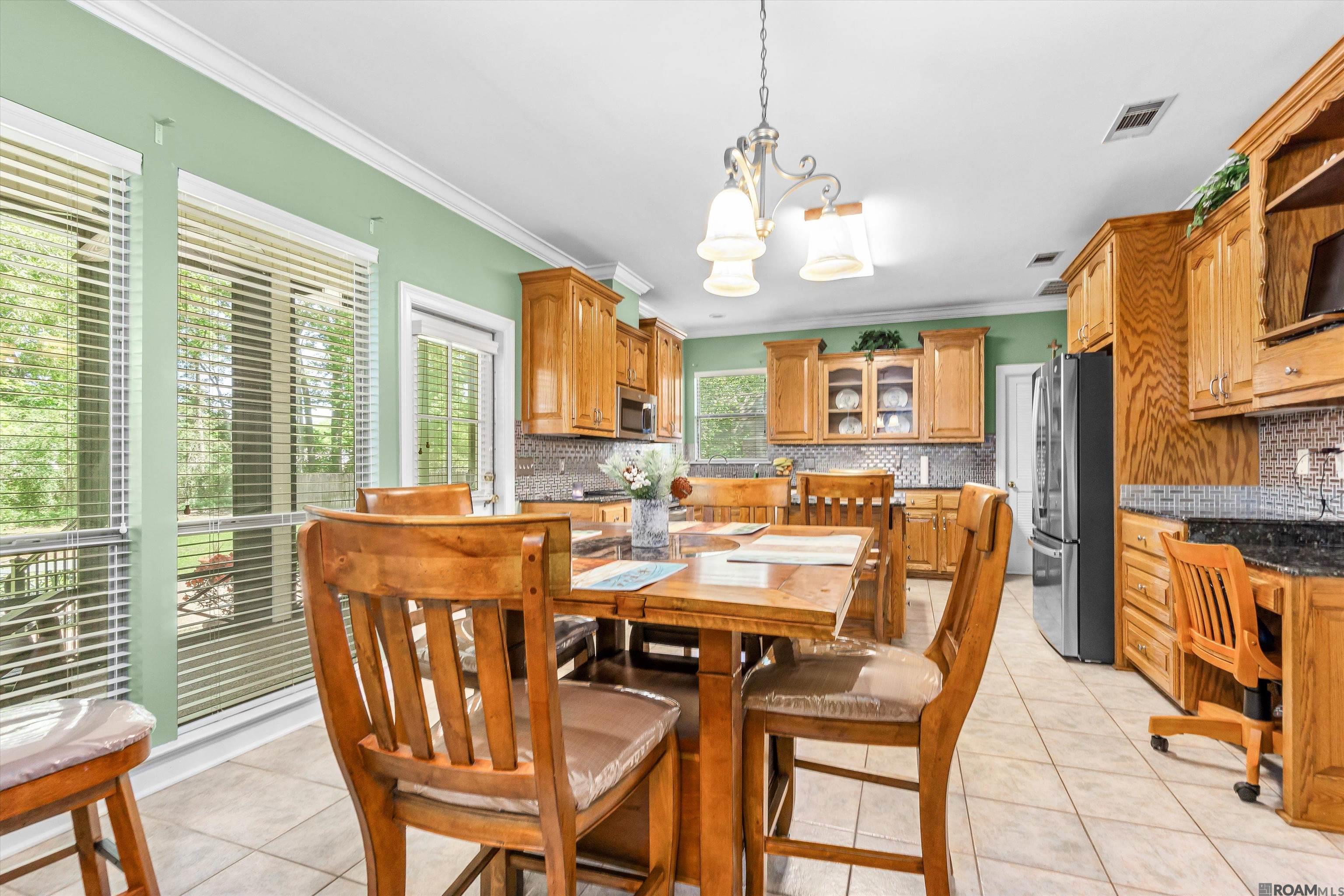 1243 Roseway Blvd, Zachary, Louisiana image 8