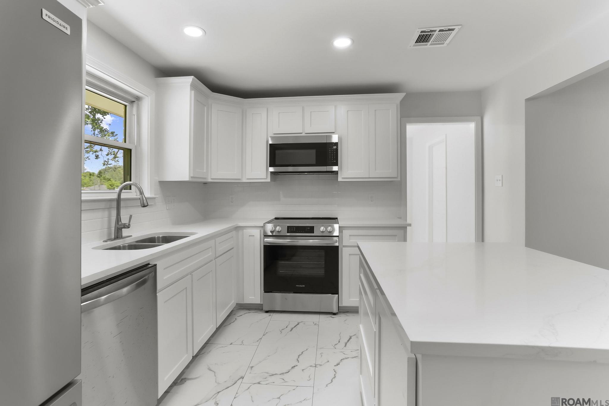 32875 N Walker Rd, Walker, Louisiana image 3