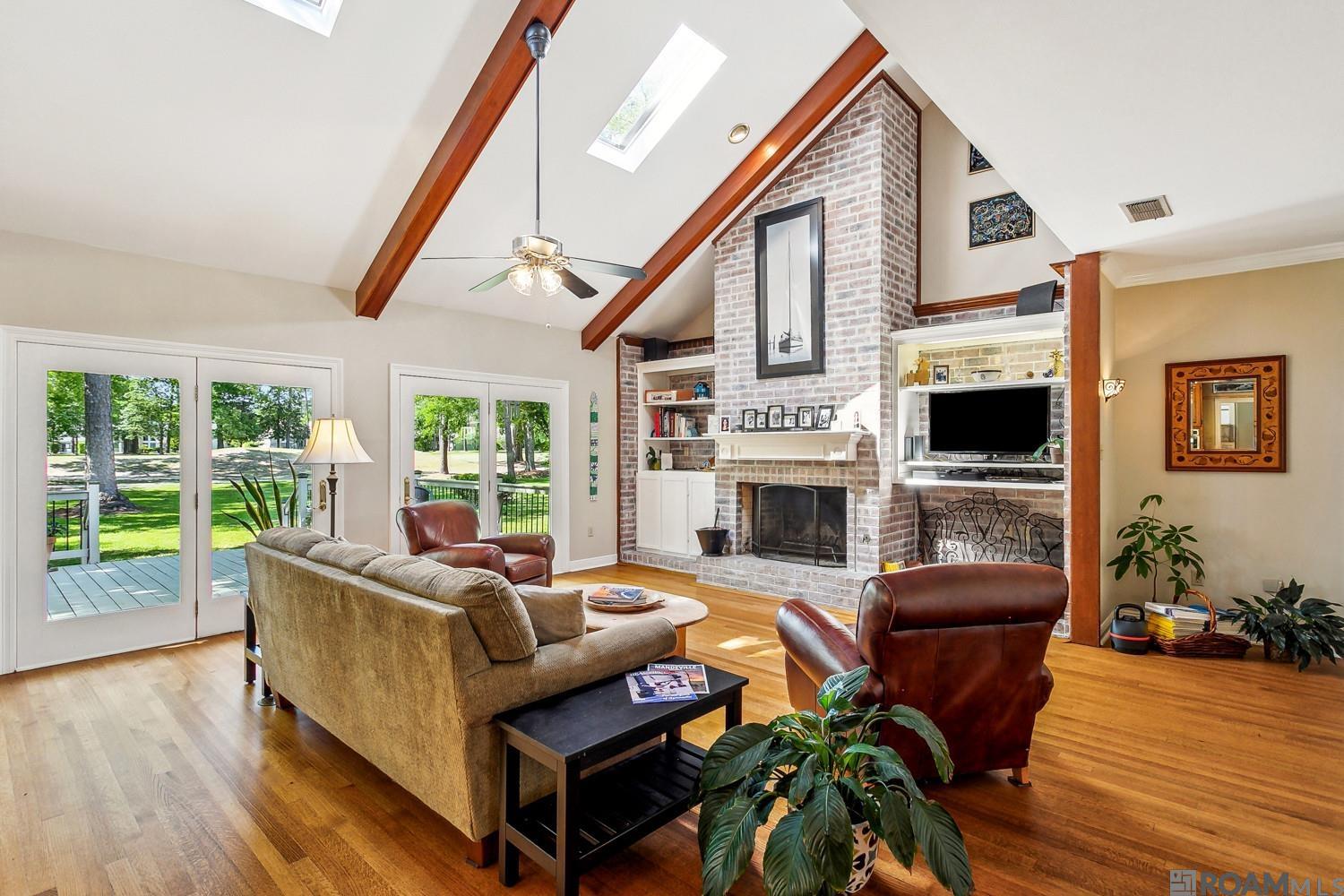 511 Beau Chene Drive, Mandeville, Louisiana image 2