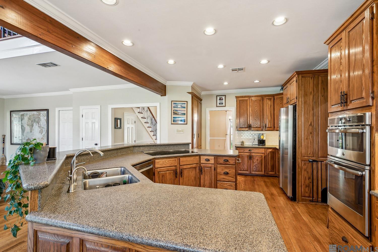 511 Beau Chene Drive, Mandeville, Louisiana image 6