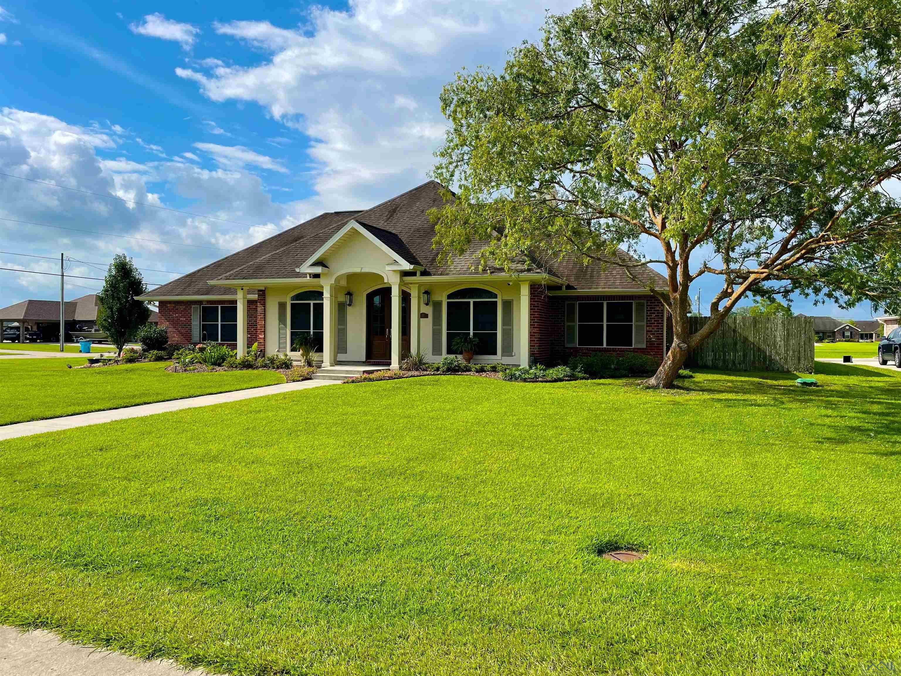 101 Daphne, Patterson, Louisiana image 4