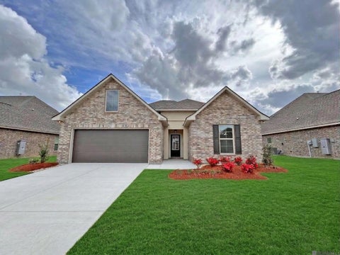Homes For Sale - 1540 Cavalry Ave<br/> Zachary, LA 70791