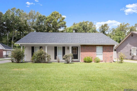 Homes For Sale - 30707 Country Club Ln<br/> Denham Springs, LA 70726