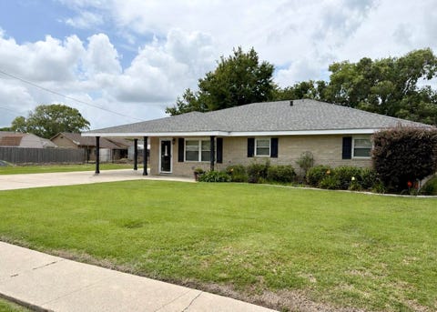 Homes For Sale - 1017 Hickory St<br/> Morgan City, LA 70380