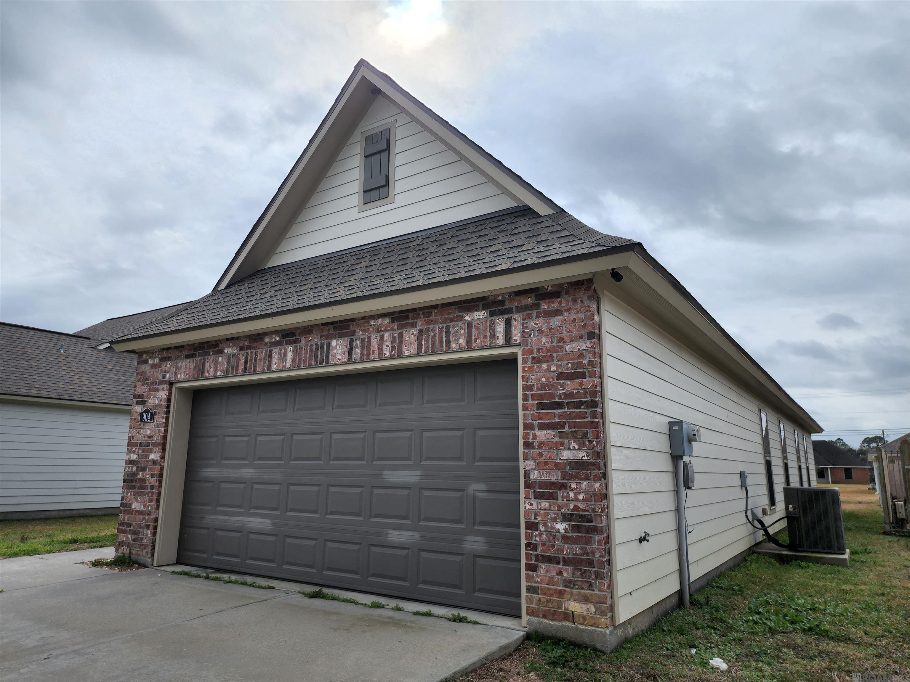 904 Russo St, New Iberia, Louisiana image 1
