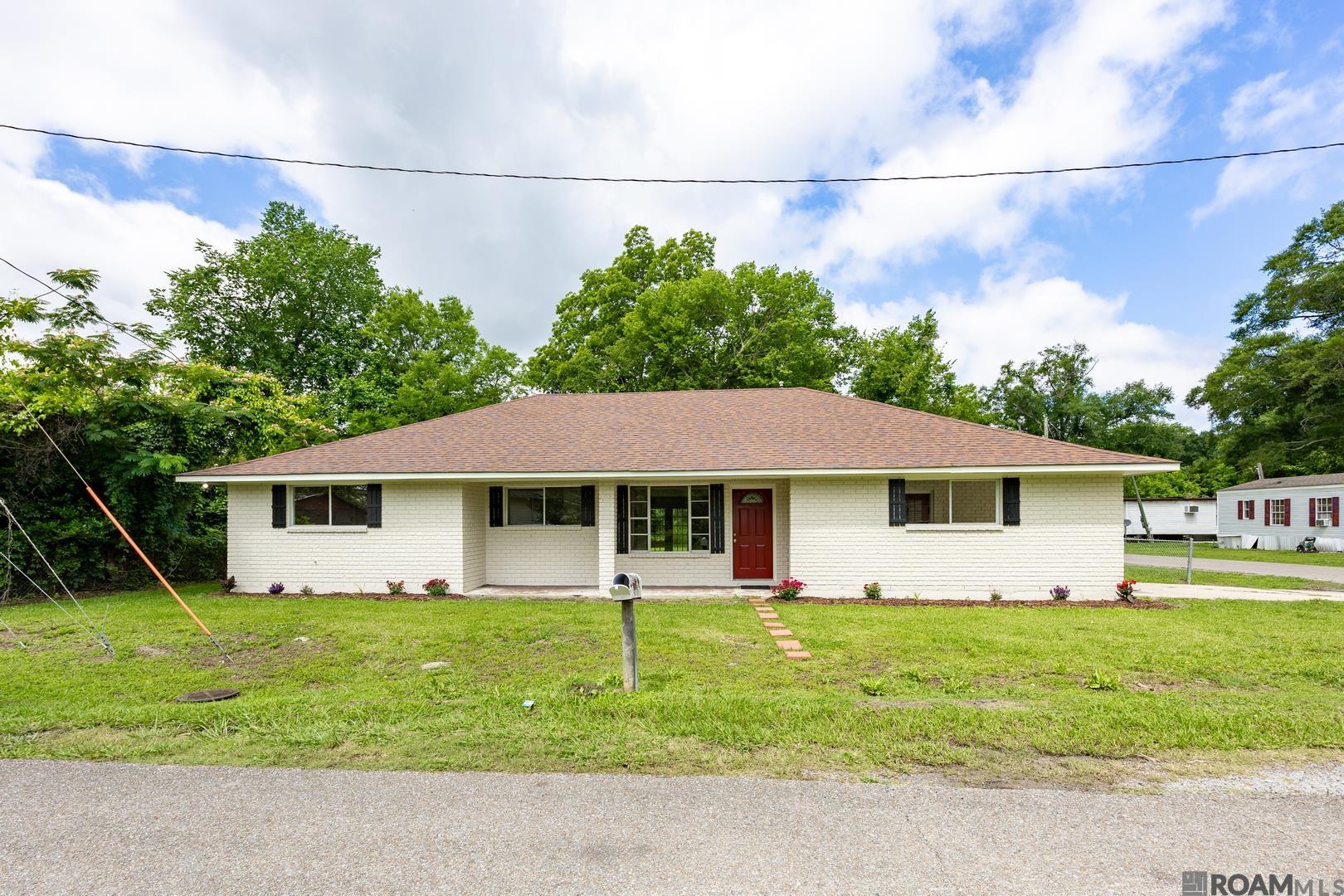 8697 Saint Peter St, New Roads, Louisiana image 1