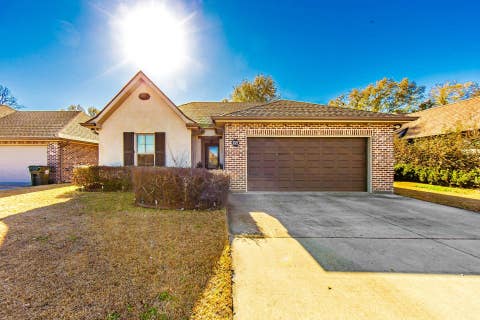 Homes For Sale - 157 Juliana Way<br/> Houma, LA 70364