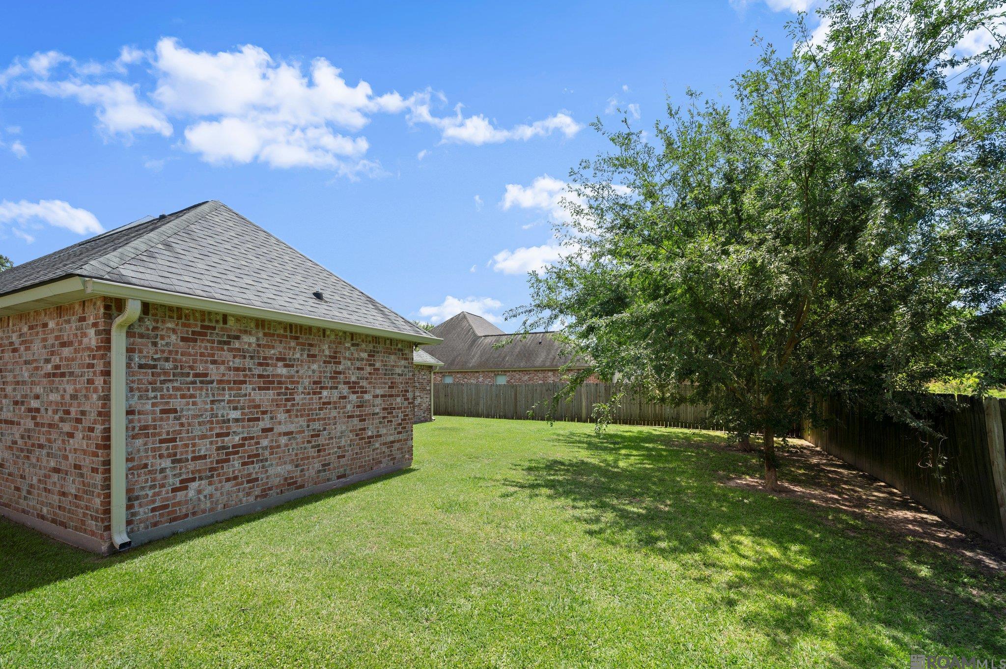 2235 Woodland Ct, Port Allen, Louisiana image 16