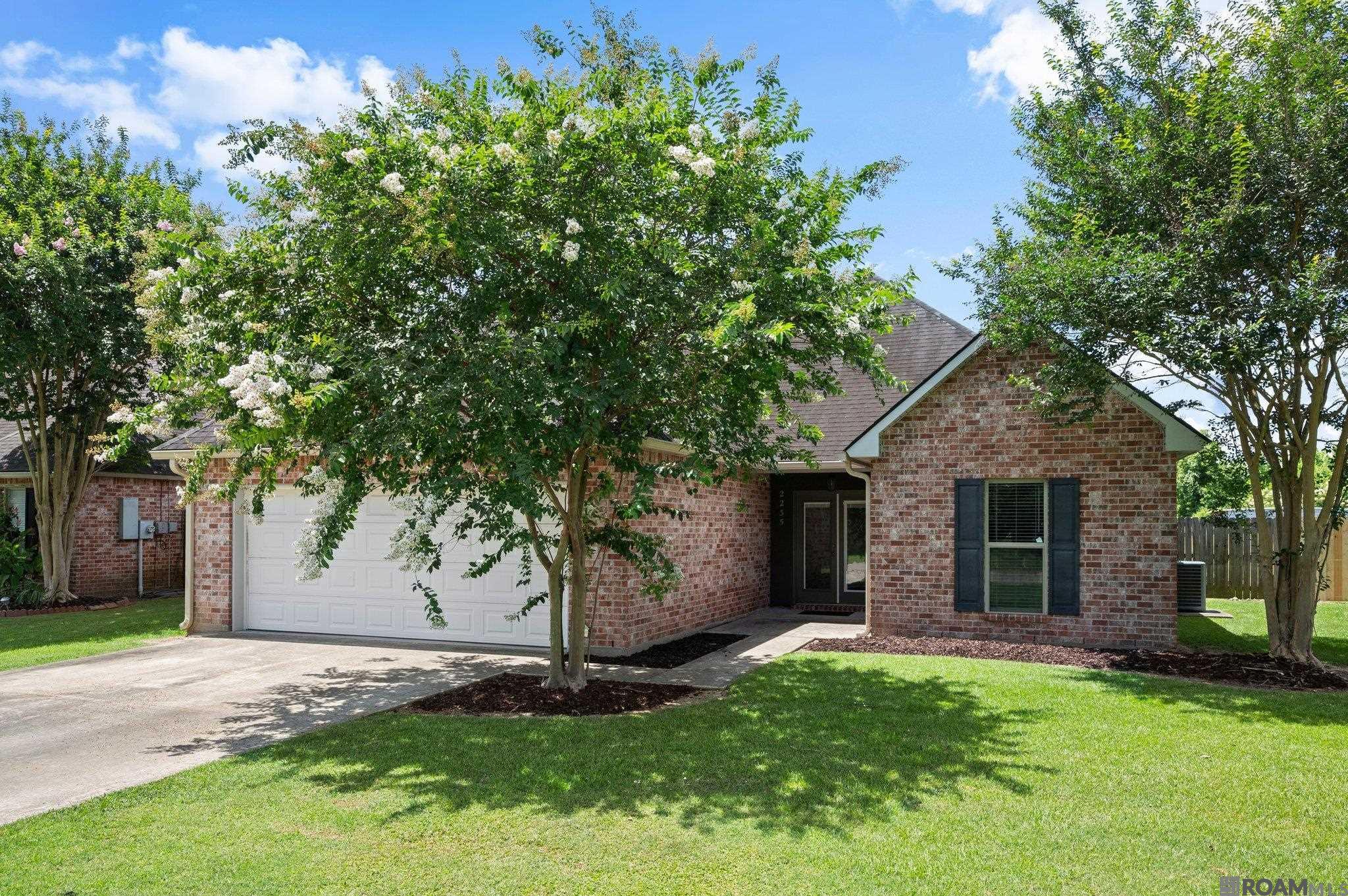 2235 Woodland Ct, Port Allen, Louisiana image 1