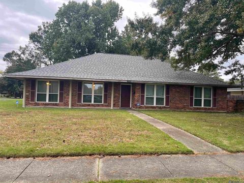 Homes For Sale - 10000 E Pomona Dr<br/> Baton Rouge, LA 70815