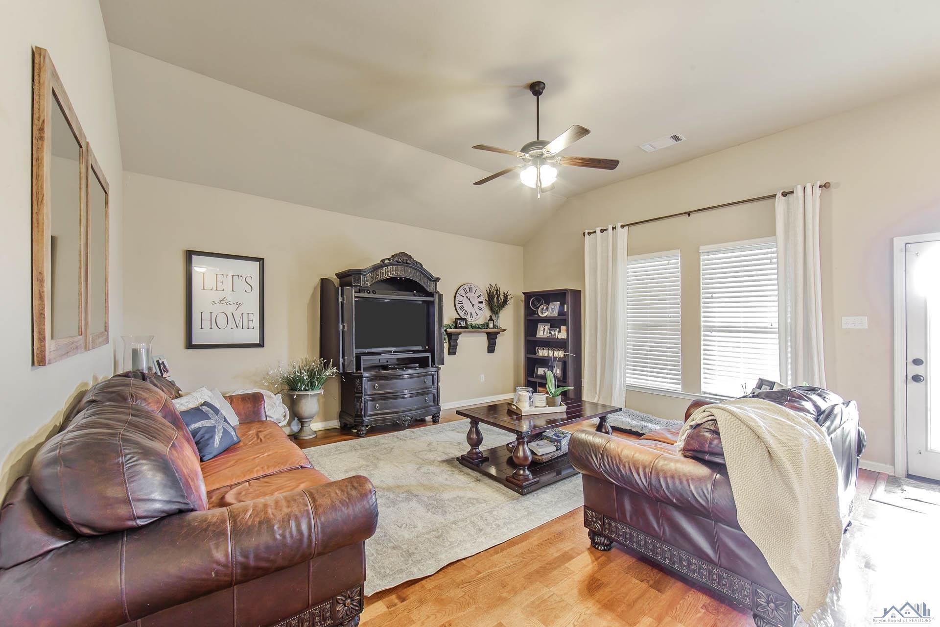 460 Christopher Dr, Houma, Louisiana image 3