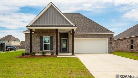 Homes For Sale - 2028 Clark Ave<br/> Zachary, LA 70791