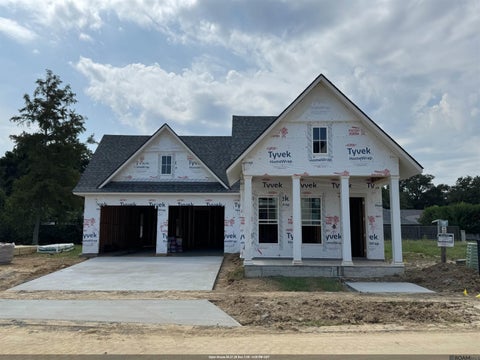 Homes For Sale - 5334 Rue Du Moulin<br/> Baton Rouge, LA 70808