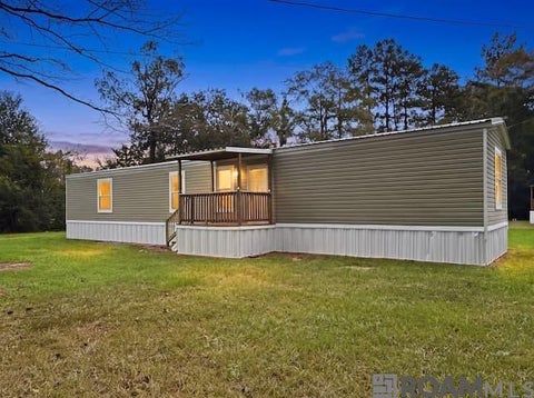 Mobile Home For Sale - 13740 Henry Dr<br/> Denham Springs, LA 70726