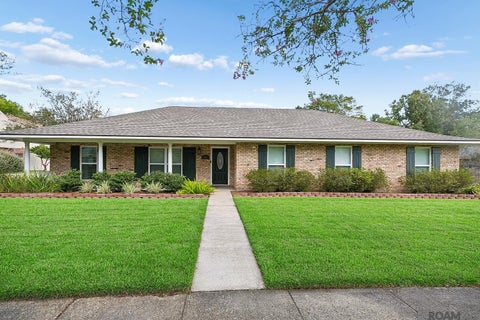 Homes For Sale - 862 Rue Crozat<br/> Baton Rouge, LA 70810