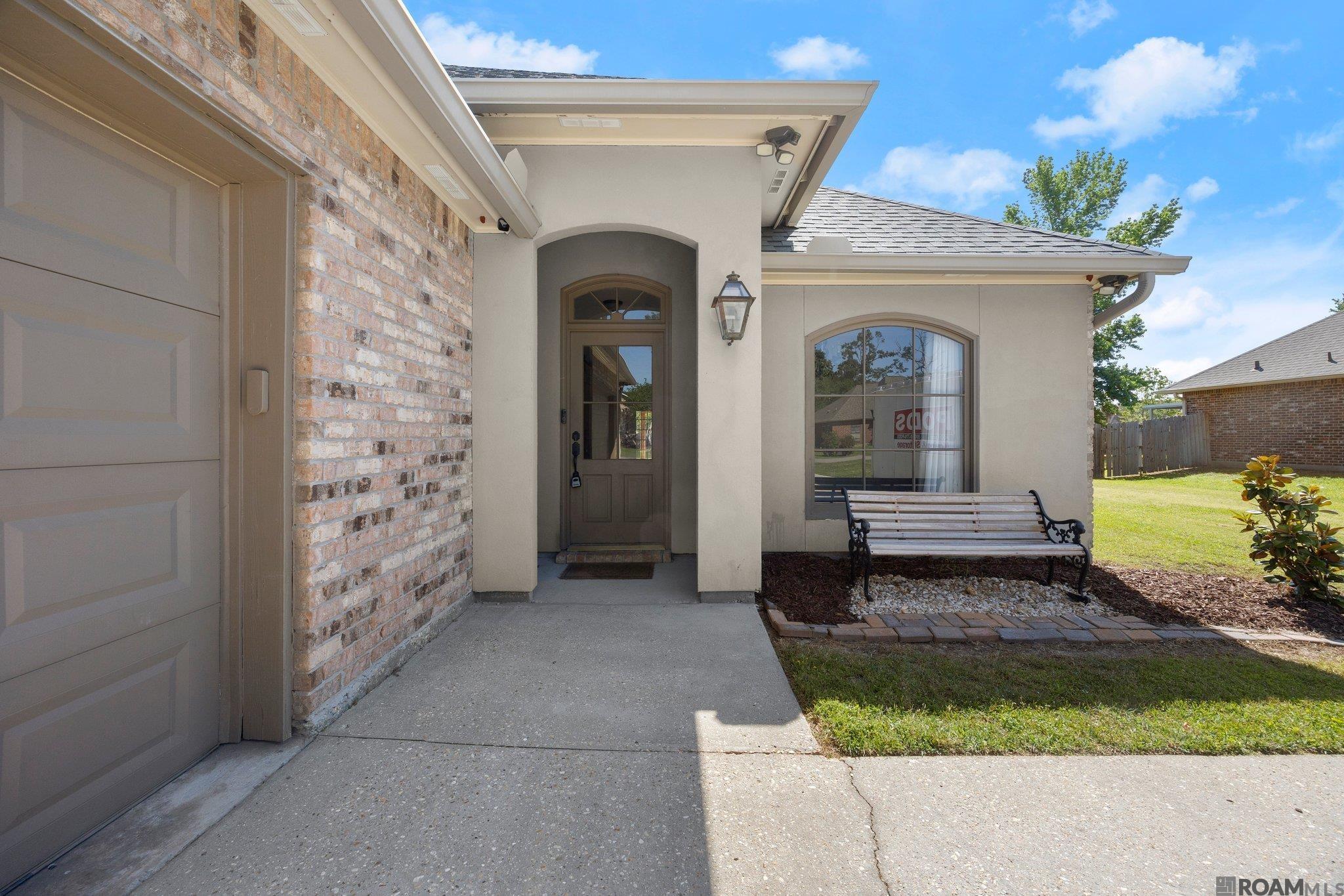 12016 Kern Pl, Gonzales, Louisiana image 2