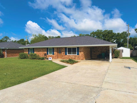 Homes For Sale - 127 Oakview Dr<br/> Houma, LA 70364