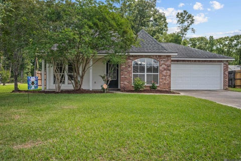 Homes For Sale - 35038 Napoleon Dr<br/> Denham Springs, LA 70706