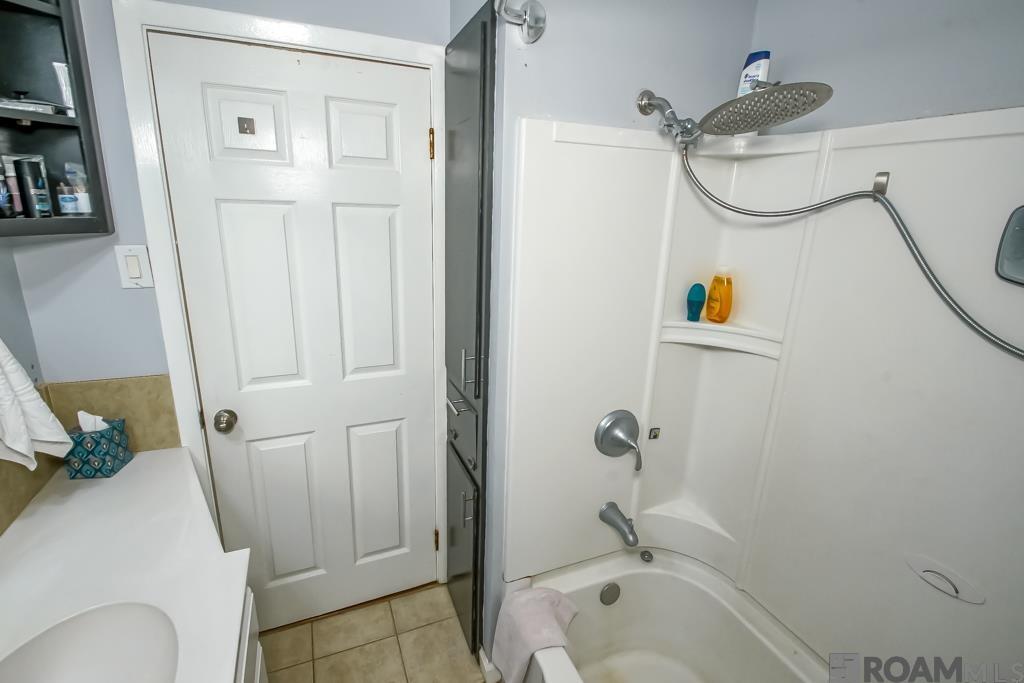 34868 Gravesbriar Dr, Denham Springs, Louisiana image 22