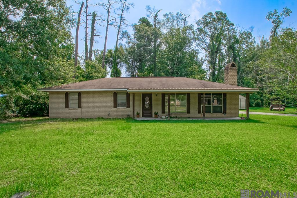 34868 Gravesbriar Dr, Denham Springs, Louisiana image 1