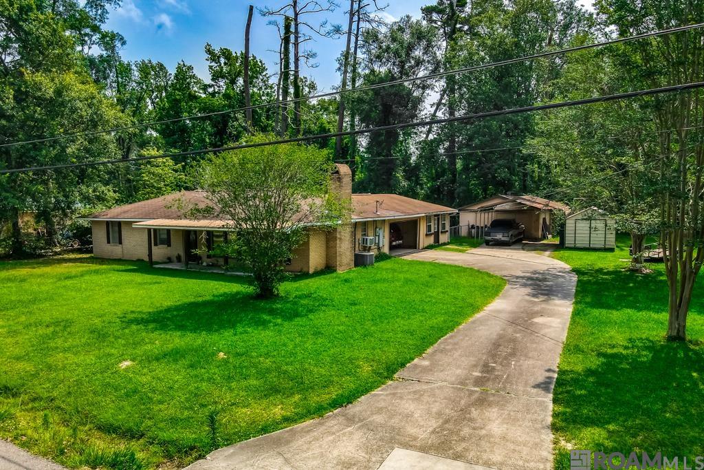 34868 Gravesbriar Dr, Denham Springs, Louisiana image 2