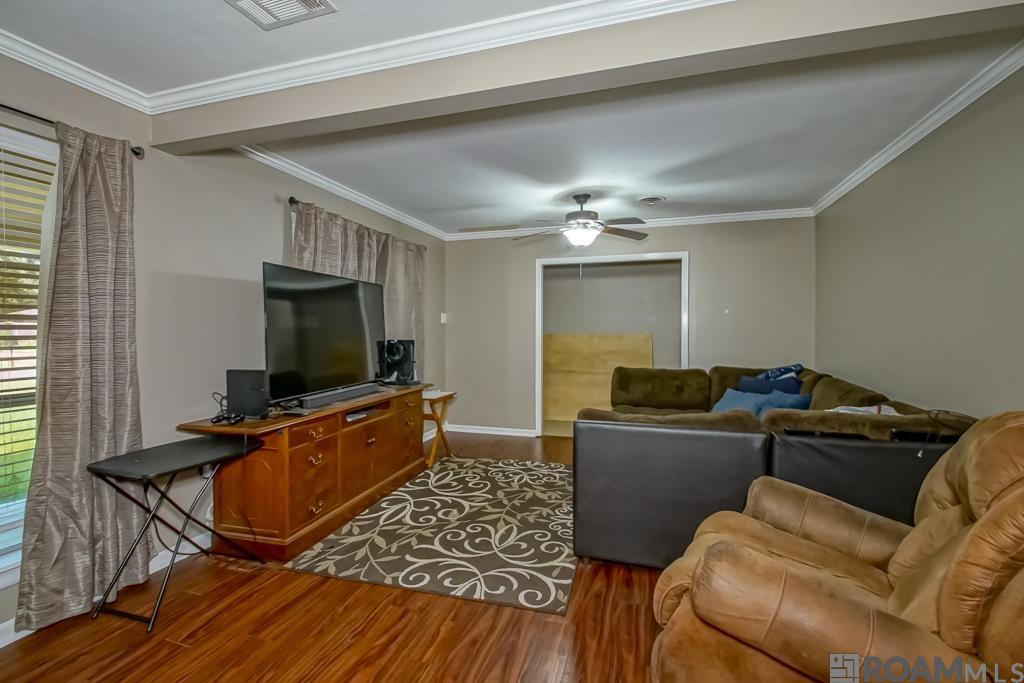 34868 Gravesbriar Dr, Denham Springs, Louisiana image 10