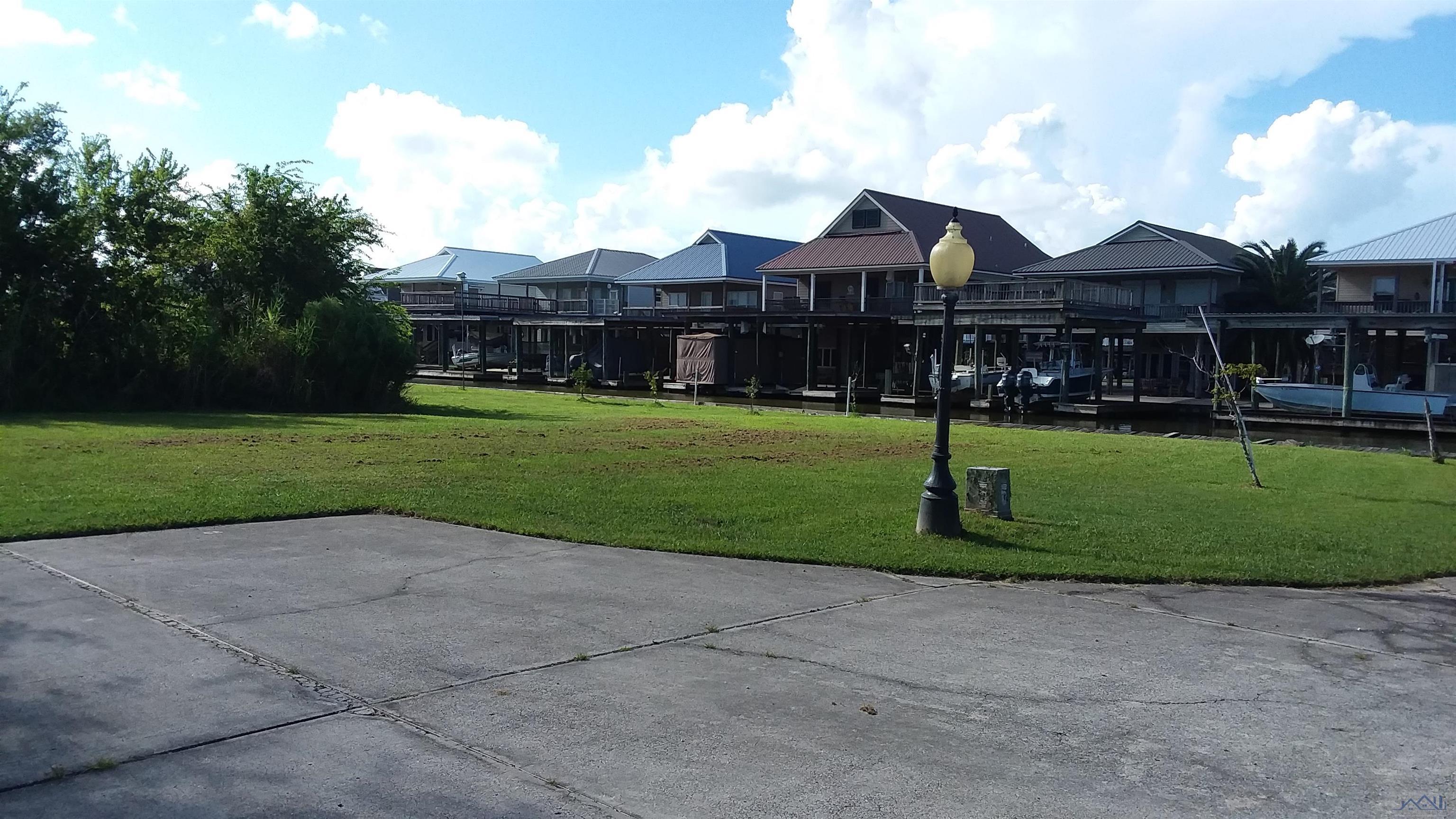 128 Mangrove Court, Dulac, Louisiana image 2