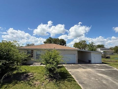 Homes For Sale - 103 Lecompte Drive<br/> Bourg, LA 70343