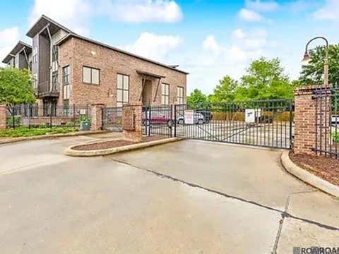 Townhouse For Rent - 333 E Boyd Dr #16<br/> Baton Rouge, LA 70808