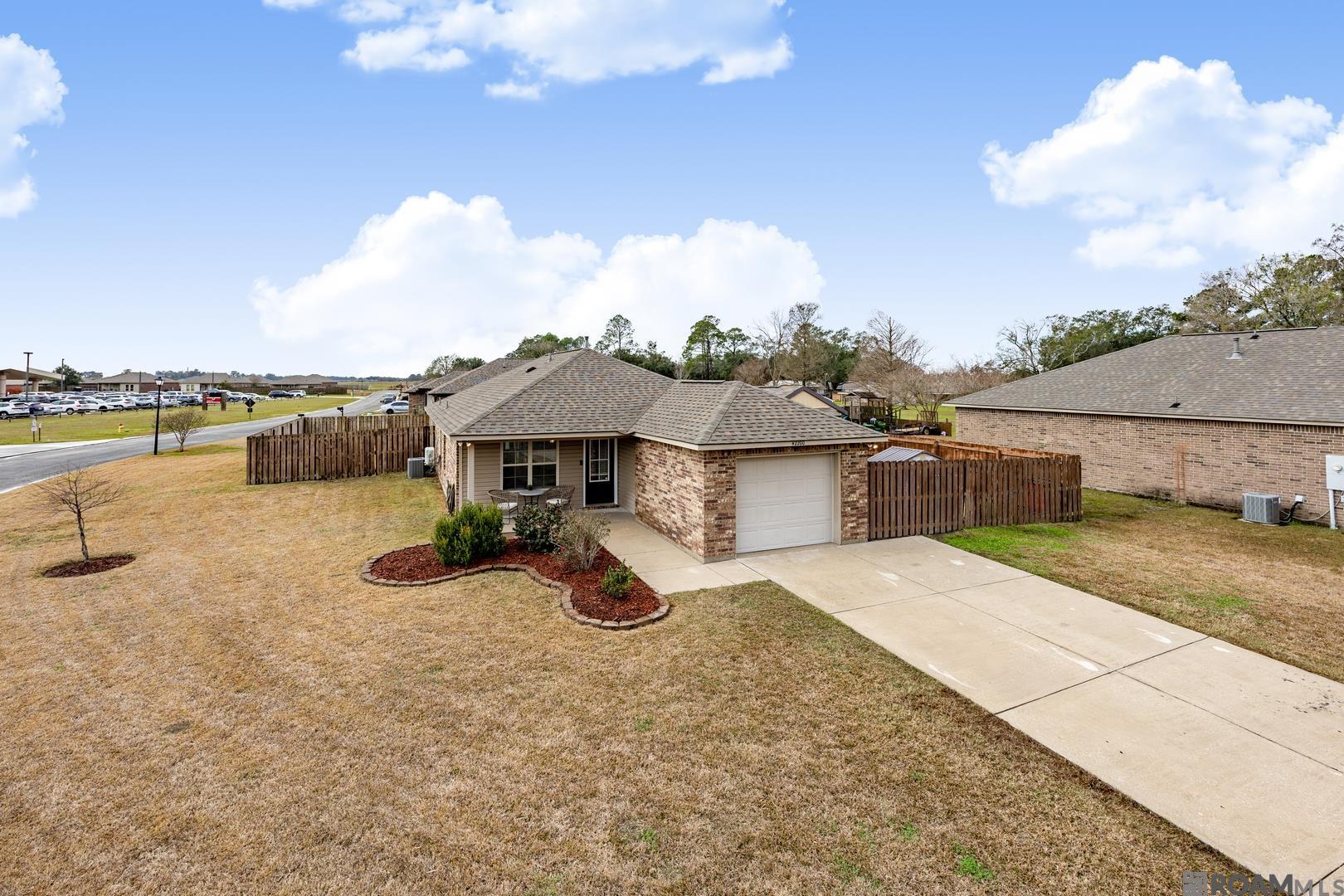 42200 N City Park Dr, Sorrento, Louisiana image 2