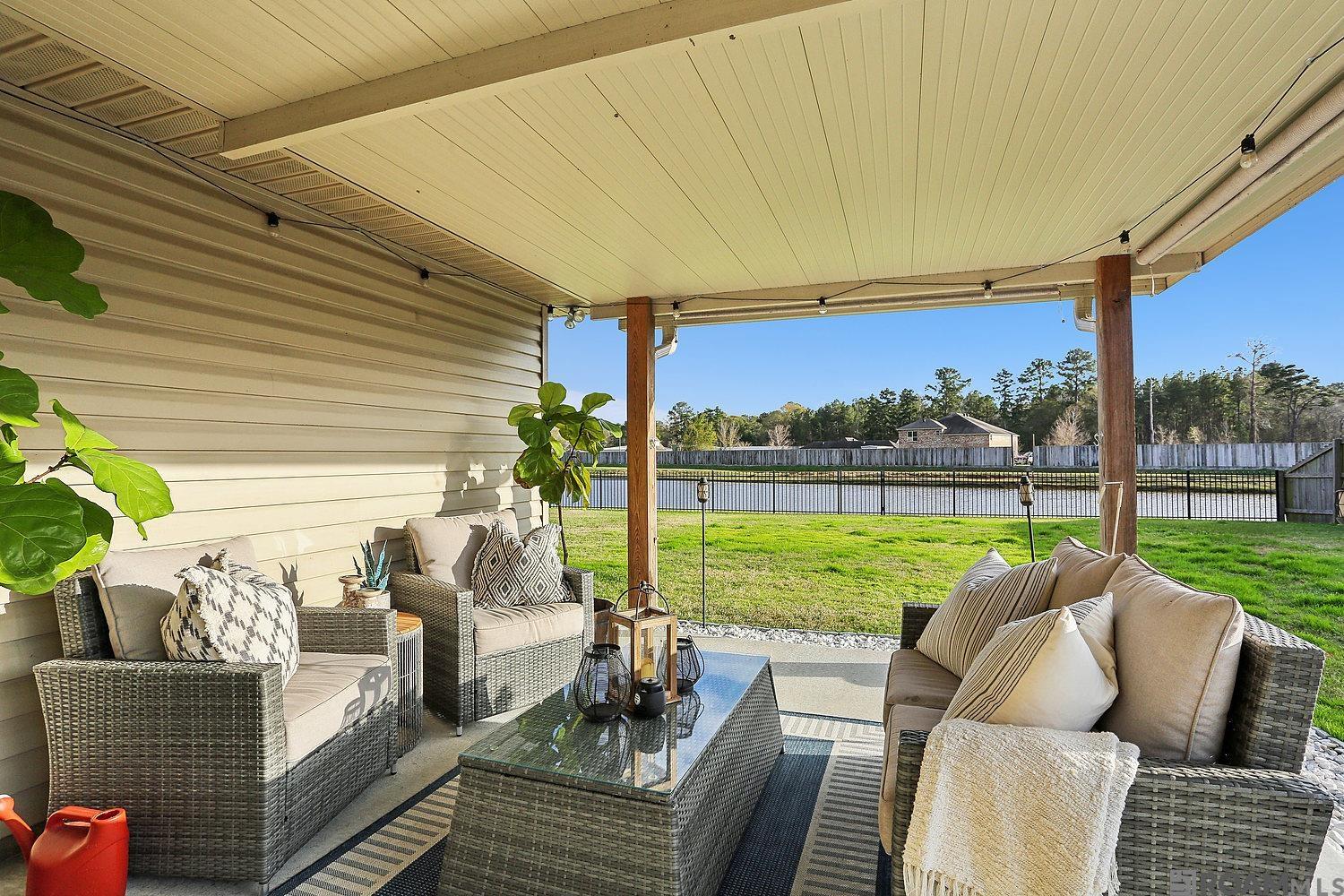 Denham Springs, Louisiana 70726, United States, 3 Bedrooms Bedrooms, ,2 BathroomsBathrooms,Residential,Pending,22296